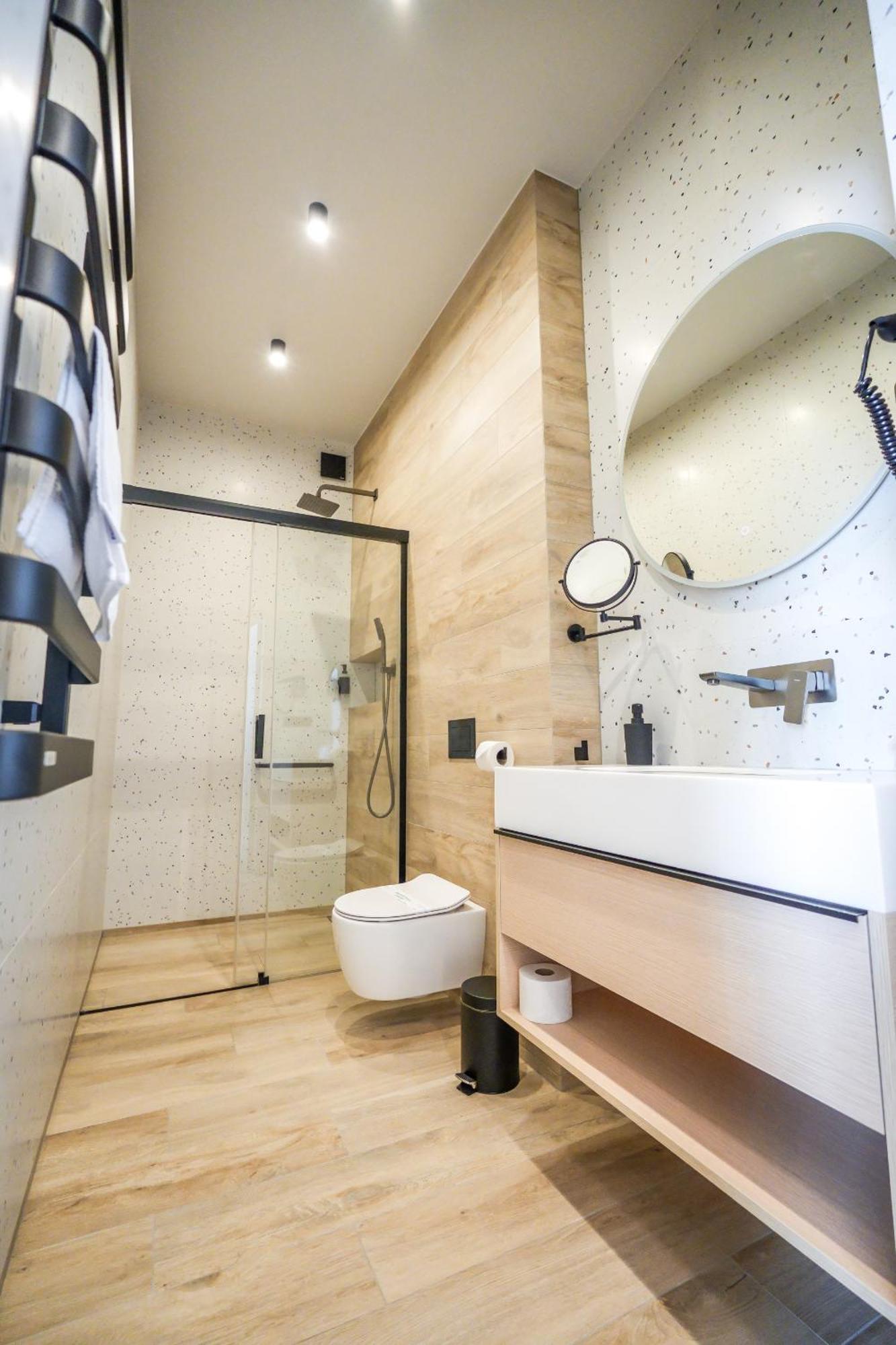 Jarota Hotell 3*